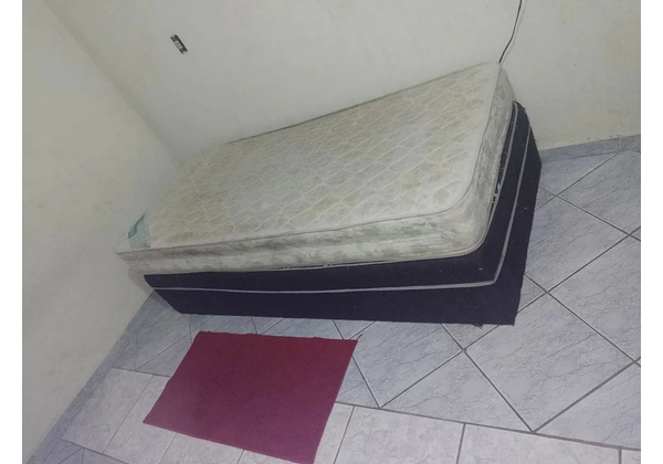 Vendo cama box solteiro