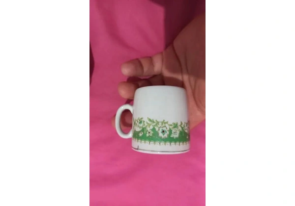Jogo de porcelana com 5 xícaras, 5 pires (Made in China)