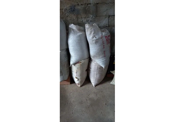 Esterco de Gado Diretamente do Curral Pacote de 10kg