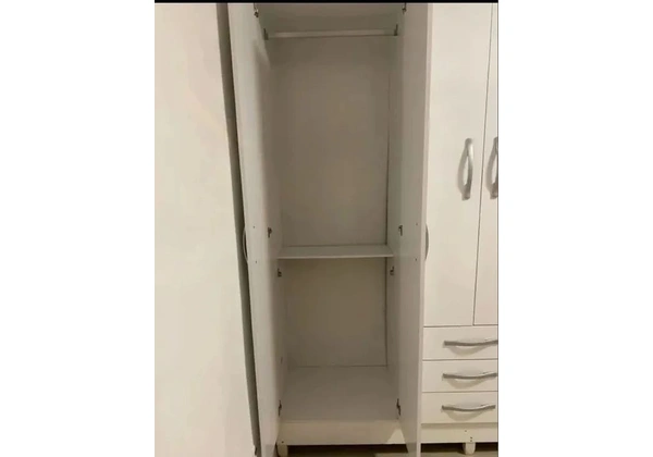 Guarda roupa entrego