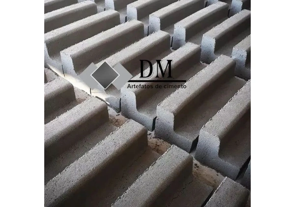 Lajotas, capa de muro, pingadeiras, meio fio, Concregramas, guia de jardim