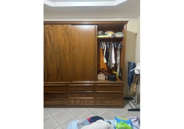Guardar Roupas de madeira