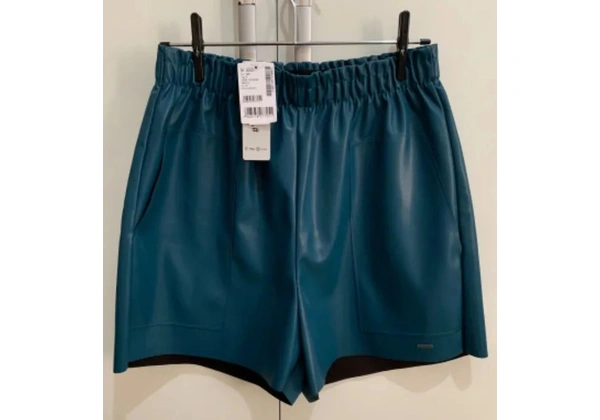 (NOVO! Tam: G ou 44) Short Couro Fake Courino Sintético