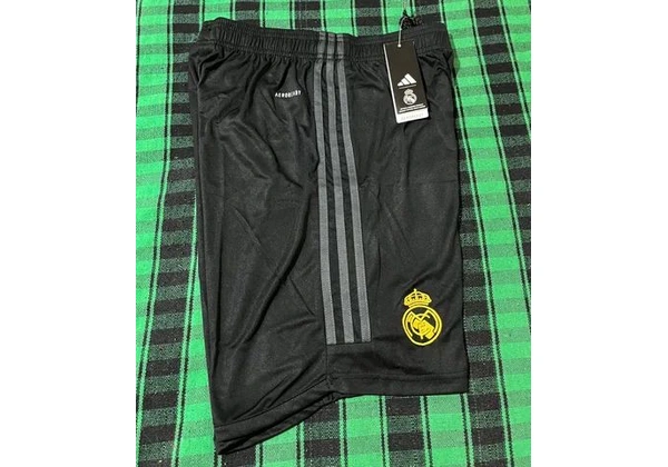 Short Real Madrid preto 23/24