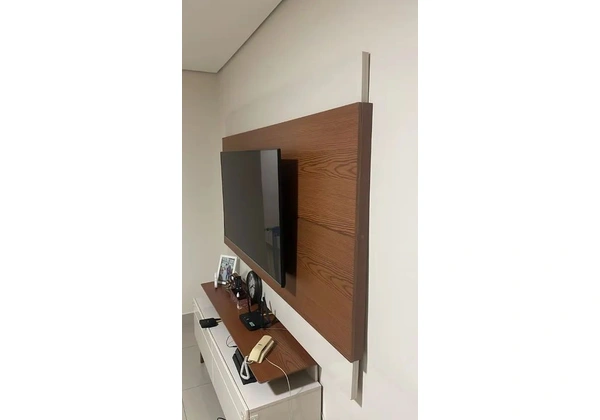 Painel de tv grande (sem a tv).