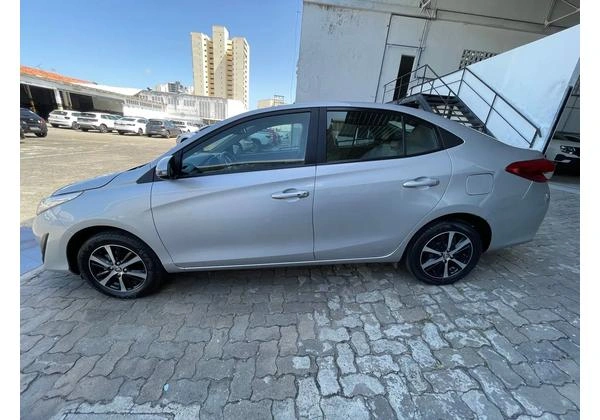 YARIS XLS COM TETO SOLAR 2020 IMPECÁVEL