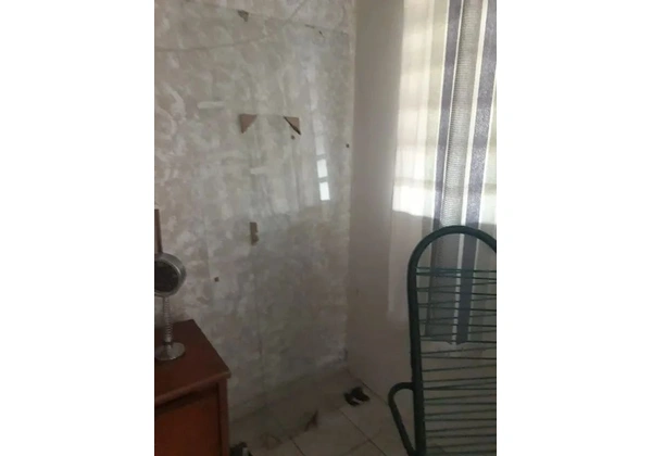 Um vidro para mesa e um para uma passadeira 300.00 os dois