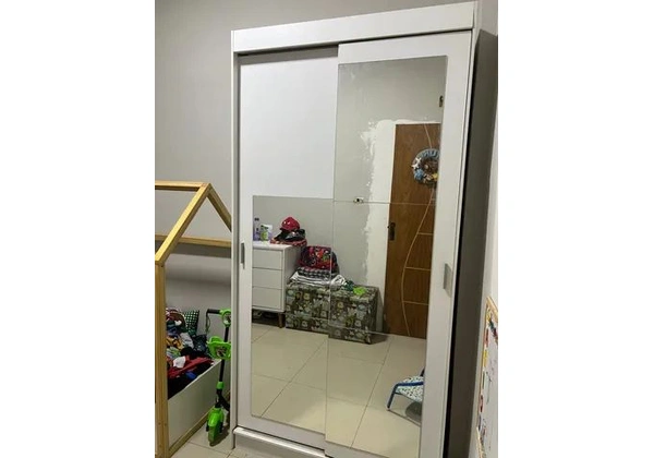 Guarda roupas solteiro