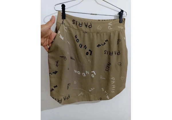minissaia da marca linda de morrer