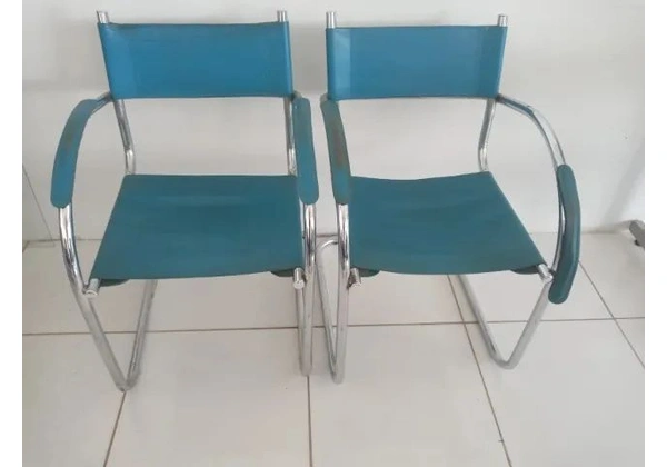 Cadeira Cromada em Couro
