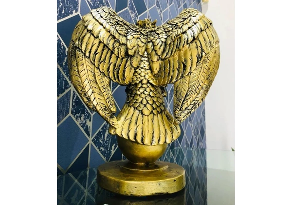 Estátua Águia Dourada Enfeite Para Casa Decoração Em Resina