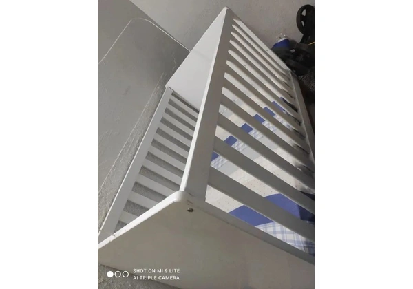 Berço que vira cama com colchão ortopédico, material resistente com ultra qualidade