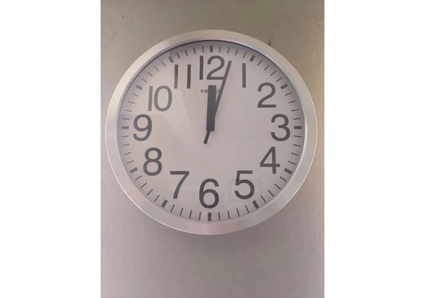 Relógio de parede grande kienzle