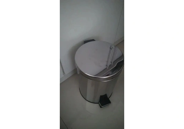Lixeira para banheiro