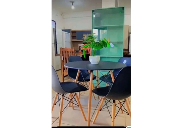 MESA LIVIA REDONDA PRETA
