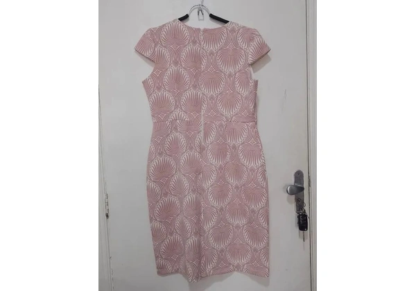 Vestido rosa com branco