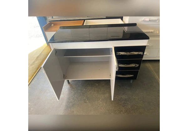 Balcão 3 gavetas com tampo reto - entrego
