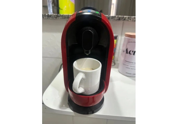 Cafeteira Tres Corações Mimo S24 automática vermelha expresso