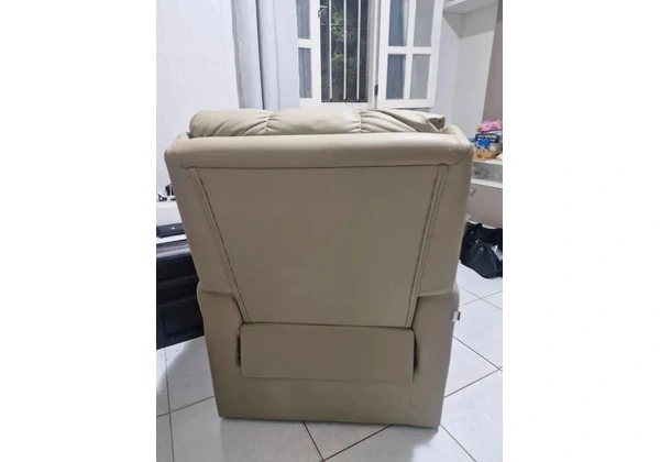 Poltrona articulada herval seminova