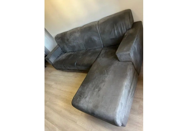 SOFÁ COM 3 LUGARES MAIS CHAISE