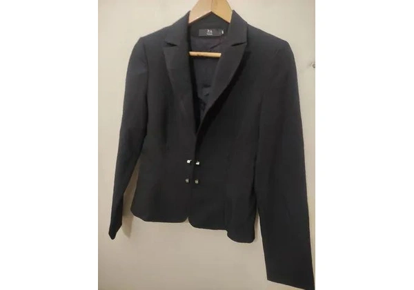 P.A CONCEPT blazer alfaiataria Tam 40 85, 00<br>Preto <br>Altura 55cm<br>Largura 47cm<br>Ombro 41cm