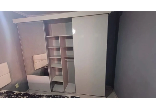 Guarda roupas - usado