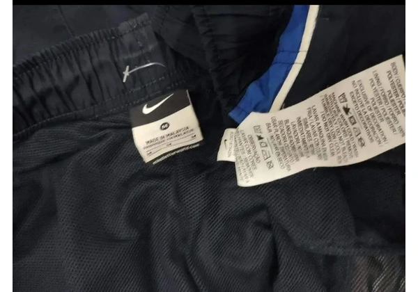 NIKE BERMUDA MASCULINA TAM M 85, 00<br>TACTEL<br>Com forro tela<br>Altura 70cm<br>Cintura com cordone<br>