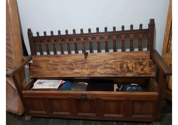 SOFAR BAÚ DE MADEIRA (ANTIGUIDADE)