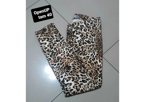 Calca jeans oncinha