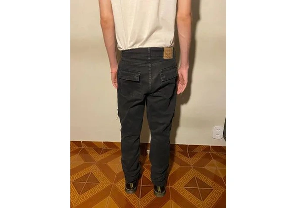 calça cargo preta da marca reserva tamanho 38
