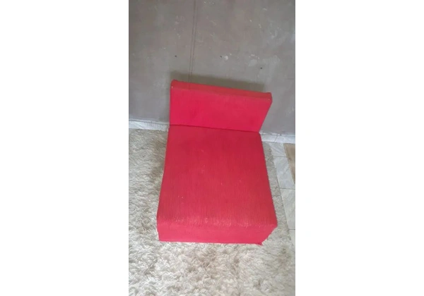 Poltrona vermelha 190.00