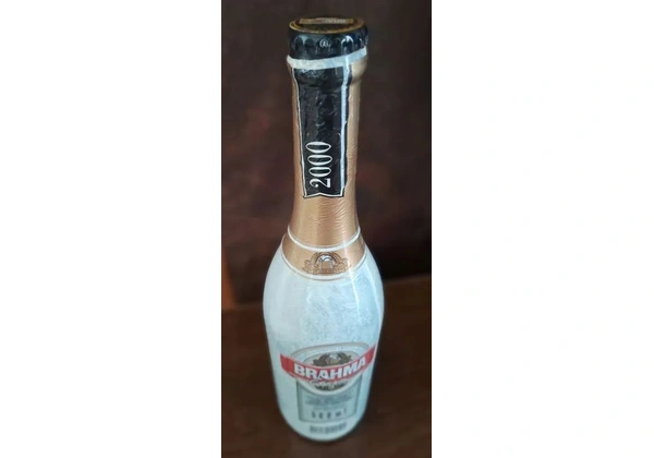 Antiguidade / Cerveja Brahma 600 ml edição especial 2000.