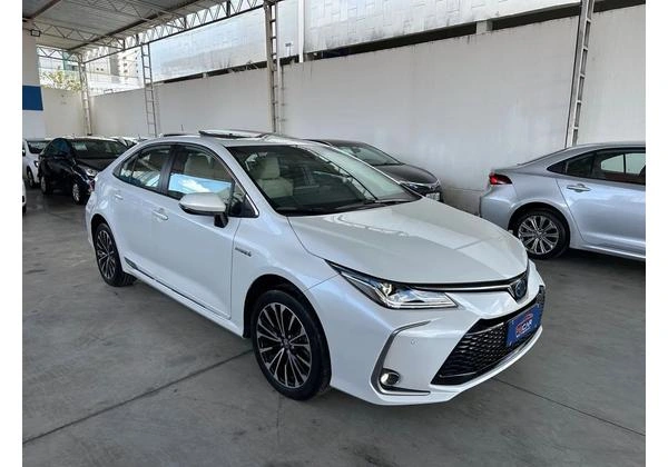 Toyota Corolla Altis Premium Hibrid 2024 c/ apenas 4000 kms rodados!