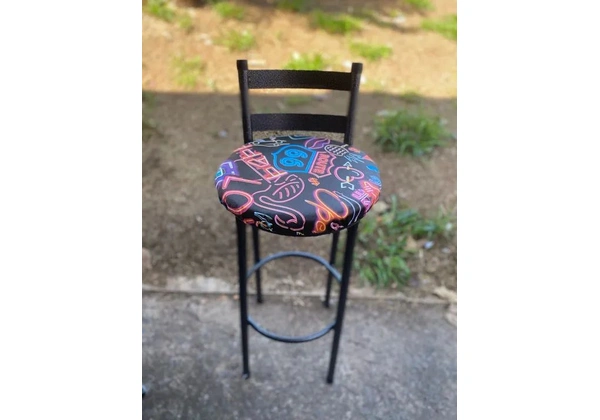 Banqueta alta de aço