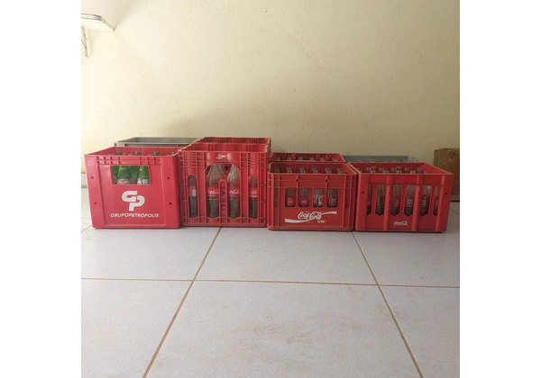 Vende se engradado de coca