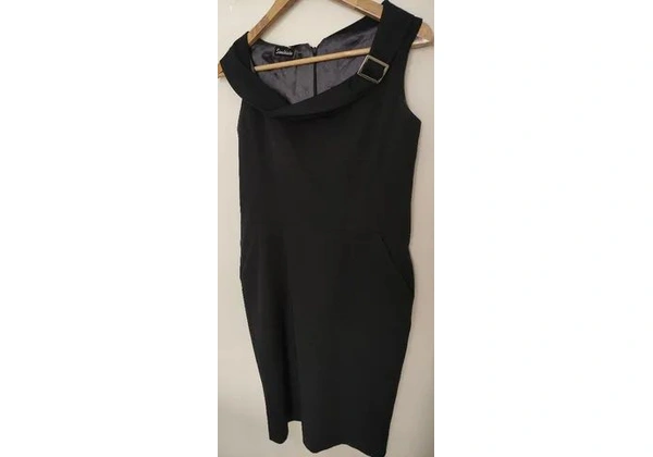 SIMULASSAO Vestido alfaiataria tubinho midi Tam 42 95, 00<br>Forrado <br>Com bolsos<br><br>