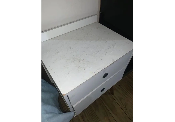 Vendo mesa de cama