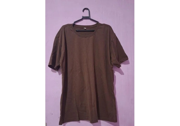 Kit 3 Camisetas novas Unissex tamanho GG/ valor: 60 reais.