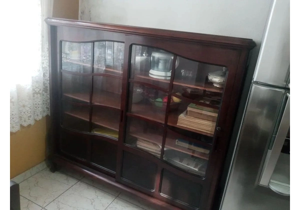 Cristaleira Exclusiva feita na década de 30- Vitrine de Jacarandá
