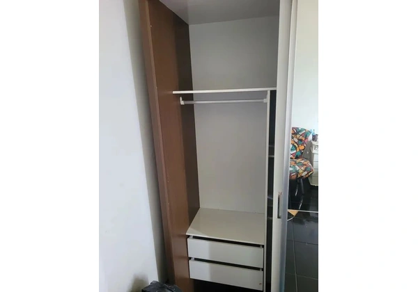 Guarda roupa de casal bem conservado