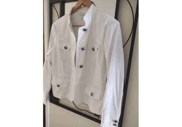 DRESSBARN BLazer branco Tam M (até Tam 44) 95, 00<br>Altura62cm<br>