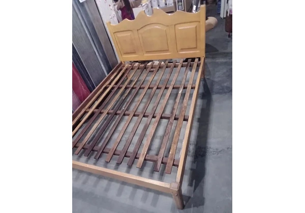 CAMA DE MADEIRA USADA R$350 ENTREGO