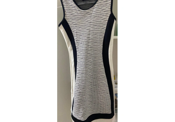Vestido em bandagem