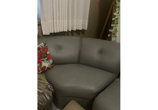 Vendo sofá de 3 lugares de canto em napa em excelente estado