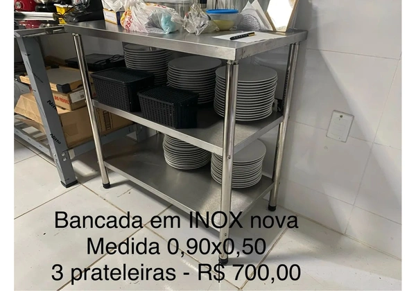 Mesa inox, bancada inox e mesa de madeira