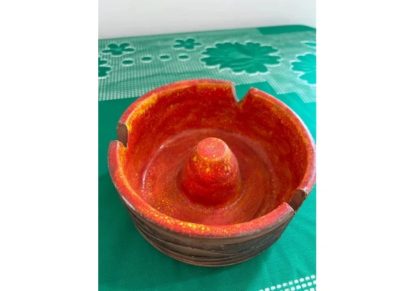 Cinzeiro Cerâmica 18x7cms Antigo (crédito, débito, Pix e PicPay )