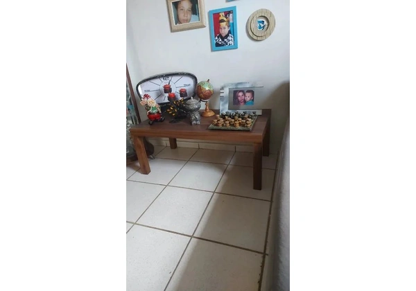 Rack, tapete e mesinha de centro