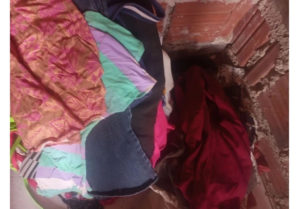 Lote de roupa feminina e masculina