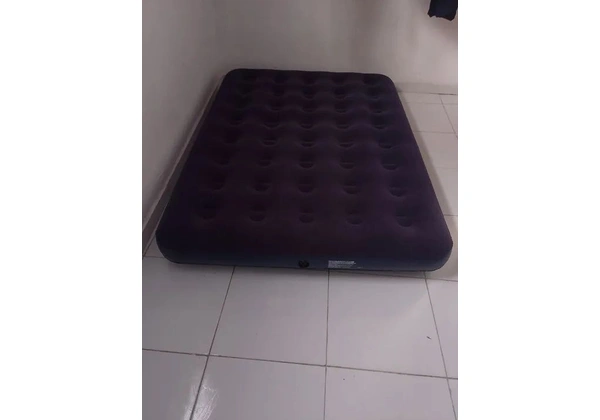 Colchão inflável pouco tempo de uso