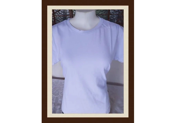 Camiseta Preta, branca, areia e amarela, Básica